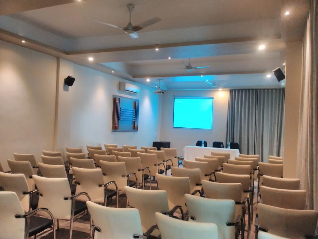 Hotel Nawalgarh Plaza Экстерьер фото